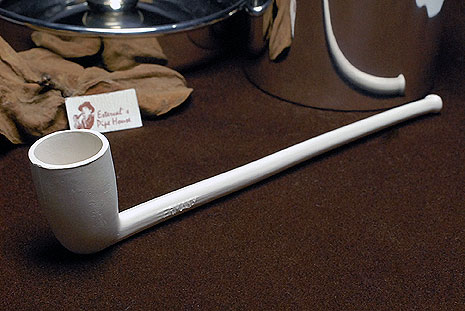 Clay Pipe 22cm  Clay Pipe 22cm
